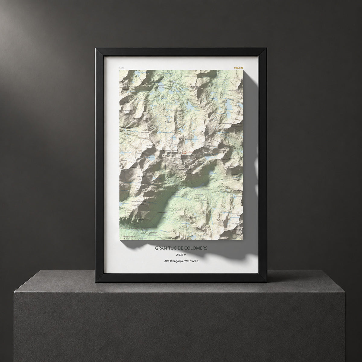 Mapa de relieve de Gran Tuc de Colomers, 2933 m, Alta Ribagorça · Val d'Aran, lámina 100 Cims de Trobart. Presentación enmarcada. 50 × 70 cm.