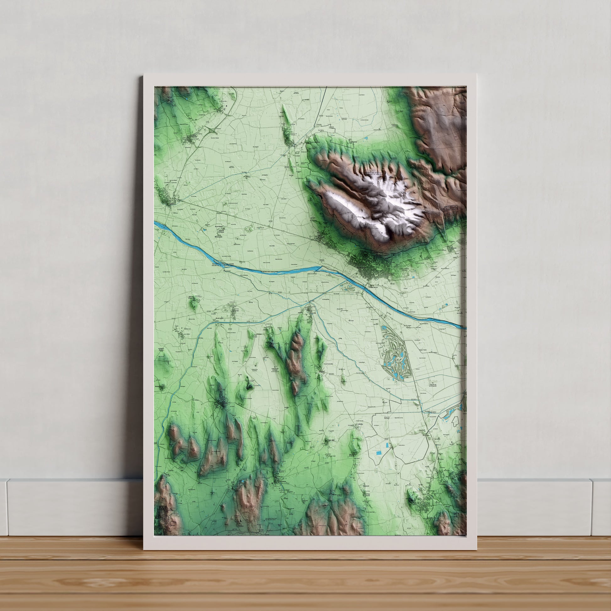 Mapa artístico del relieve de Gualta, al Baix Empordà, con 15 km de entorno y base topográfica ICGC. Presentación enmarcada.