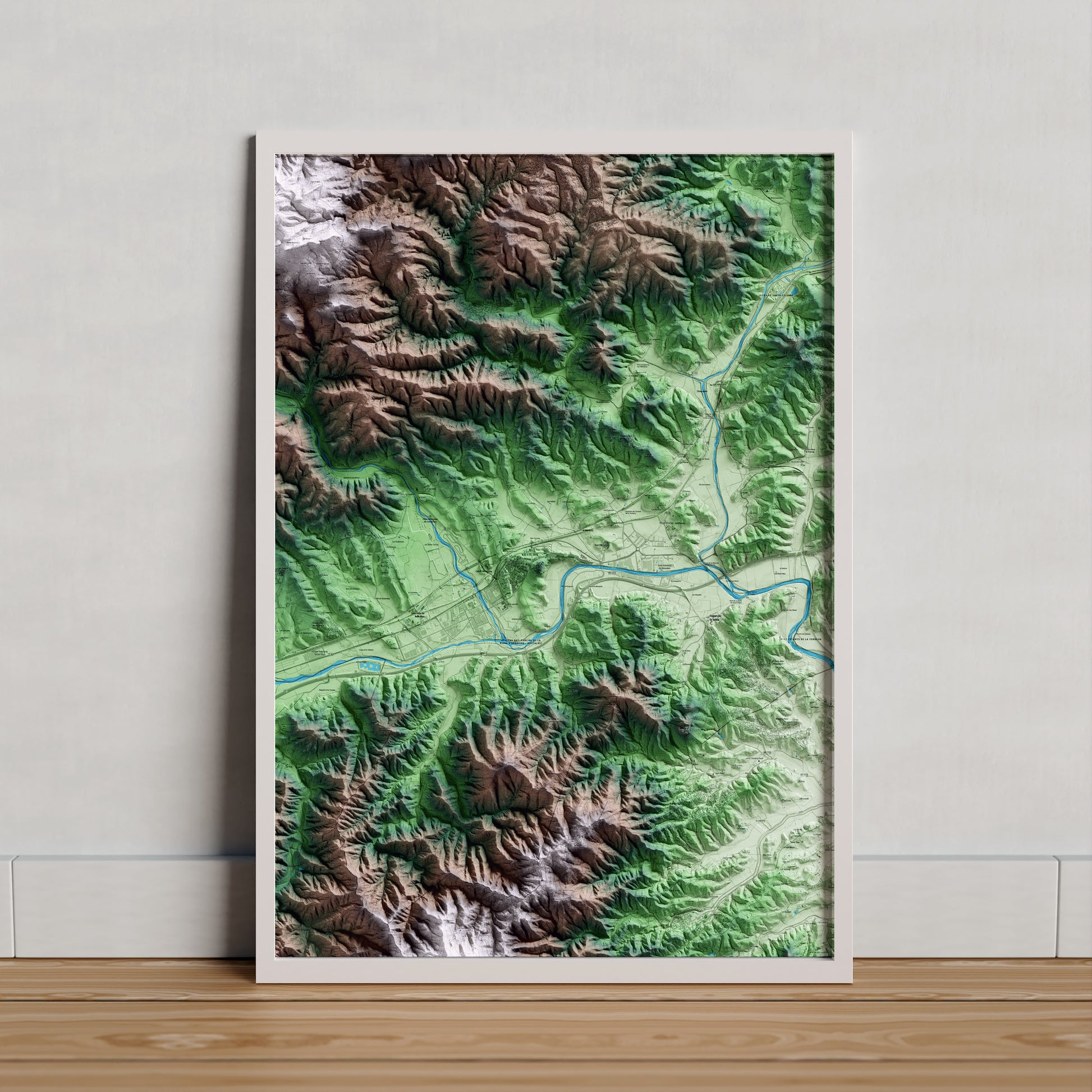 Mapa artístico del relieve de Hostalric, a la Selva, con 15 km de entorno y base topográfica ICGC. Presentación enmarcada.