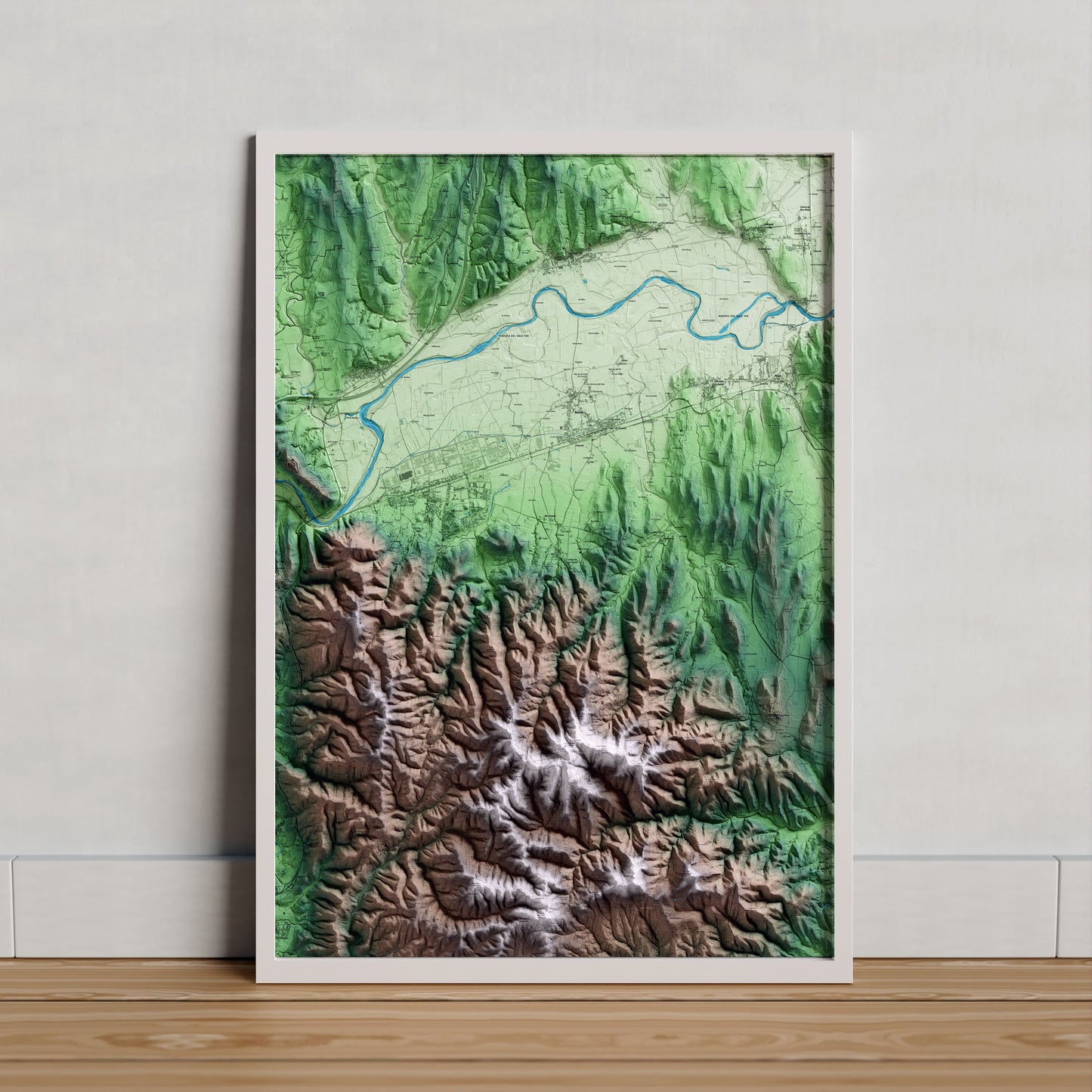 Mapa artístico del relieve de Juià, al Gironès, con 15 km de entorno y base topográfica ICGC. Presentación enmarcada.