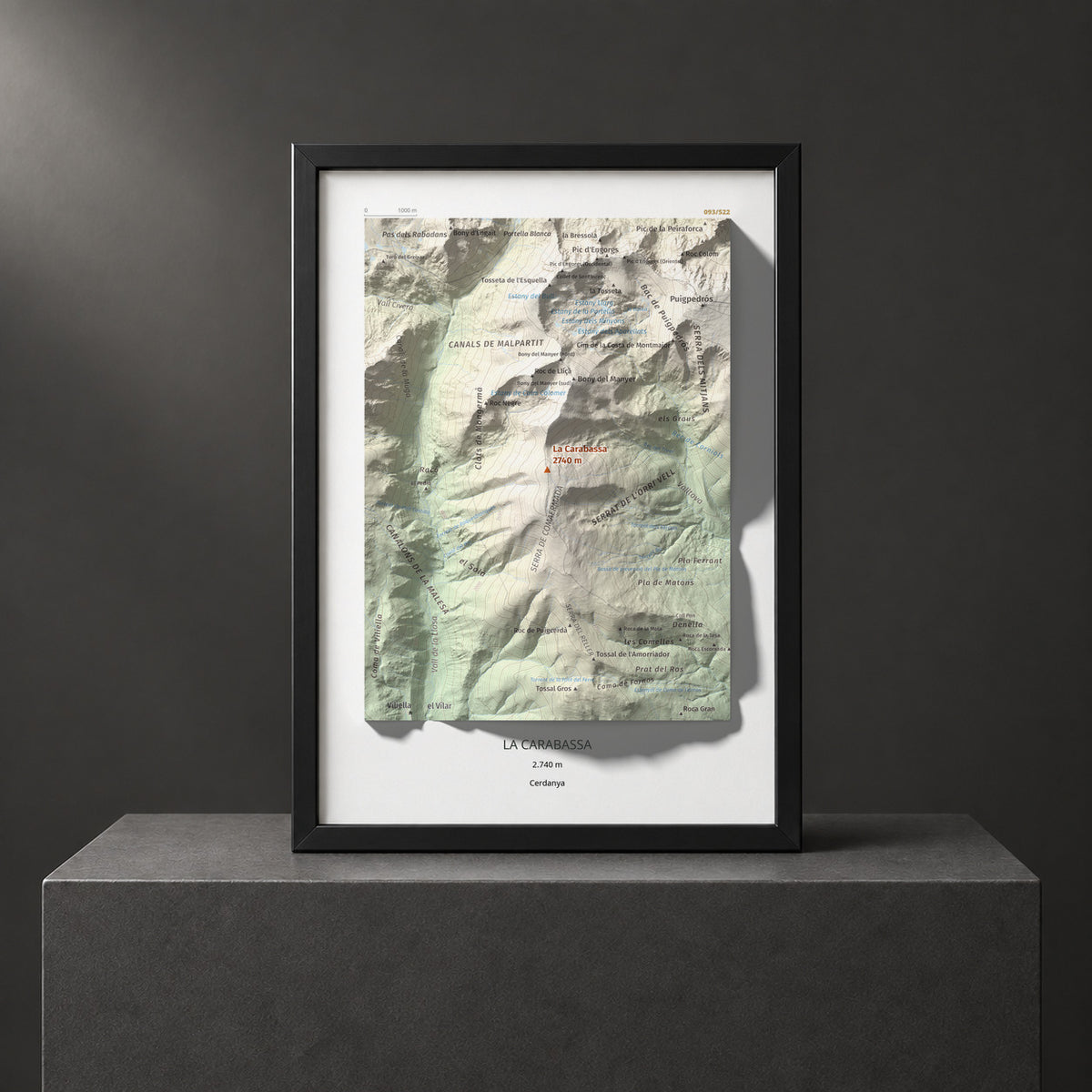 Mapa de relieve de La Carabassa, 2740 m, Cerdanya, lámina 100 Cims de Trobart. Presentación enmarcada. 21 × 30 cm.