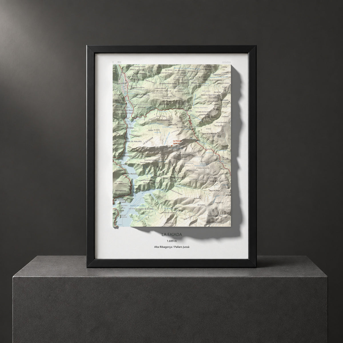 Mapa de relieve de La Faiada, 1699 m, Alta Ribagorça · Pallars Jussà, lámina 100 Cims de Trobart. Presentación enmarcada. 30 × 40 cm.
