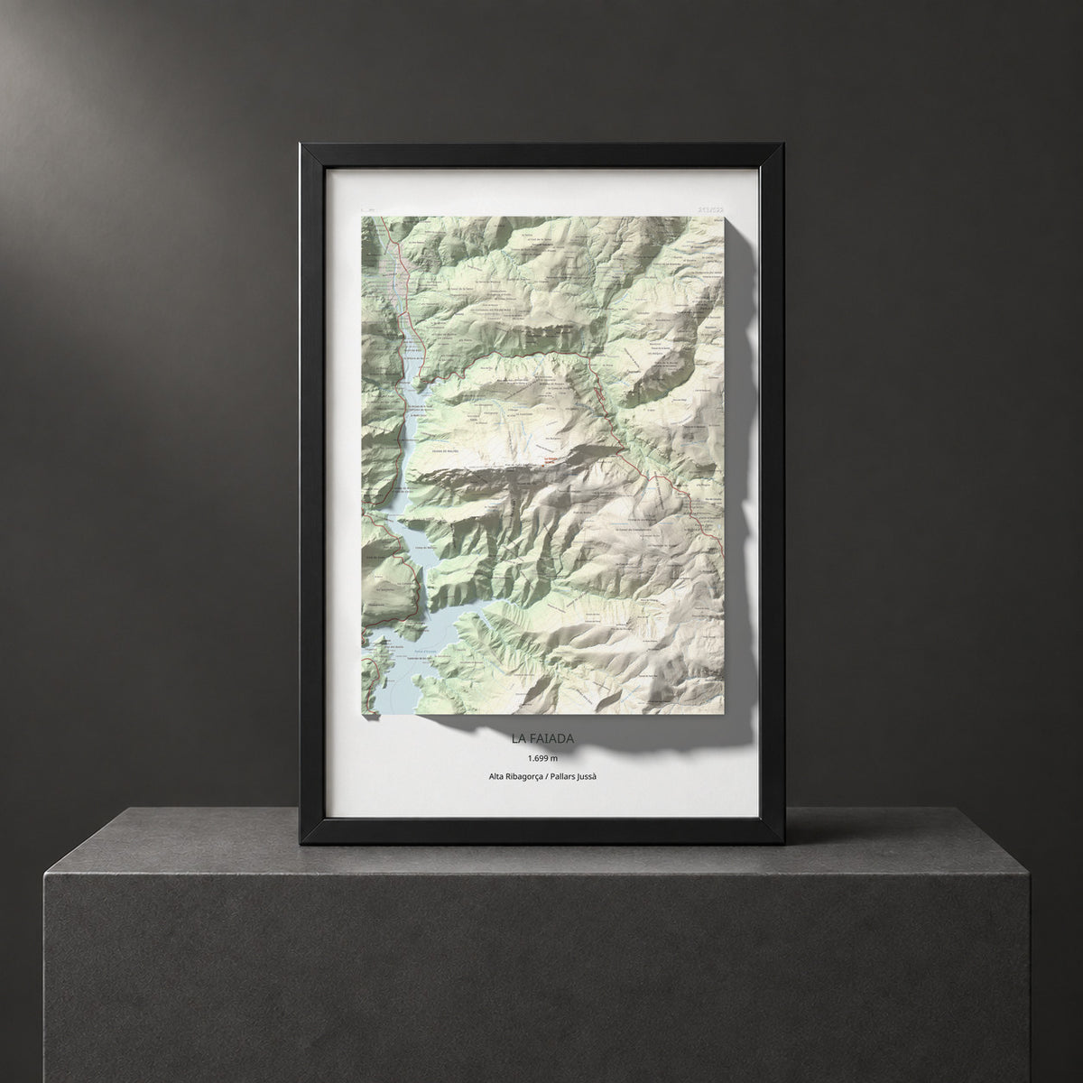 Mapa de relieve de La Faiada, 1699 m, Alta Ribagorça · Pallars Jussà, lámina 100 Cims de Trobart. Presentación enmarcada. 61 × 91 cm.