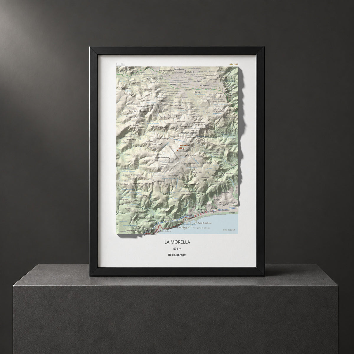 Mapa topogràfic del relleu: La Morella, 594 m. Presentació emmarcada. 30 × 40 cm.