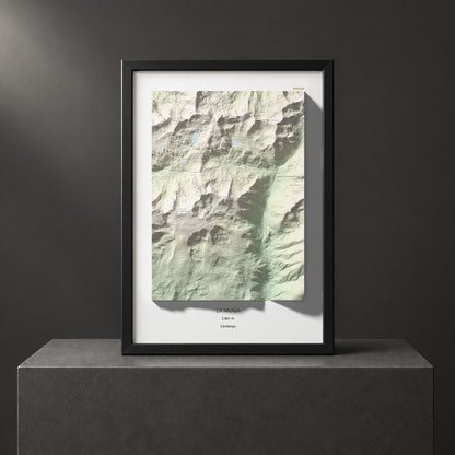 Mapa de relieve de La Muga, 2861 m, Cerdanya, lámina 100 Cims de Trobart. Presentación enmarcada. 70 × 100 cm.