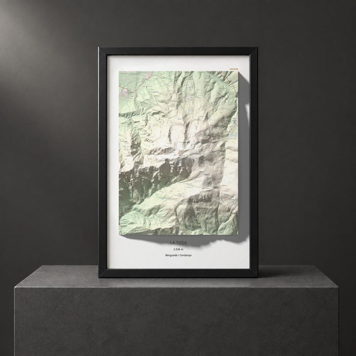 Mapa de relieve de La Tosa, 2536 m, Berguedà · Cerdanya, lámina 100 Cims de Trobart. Presentación enmarcada. 61 × 91 cm.