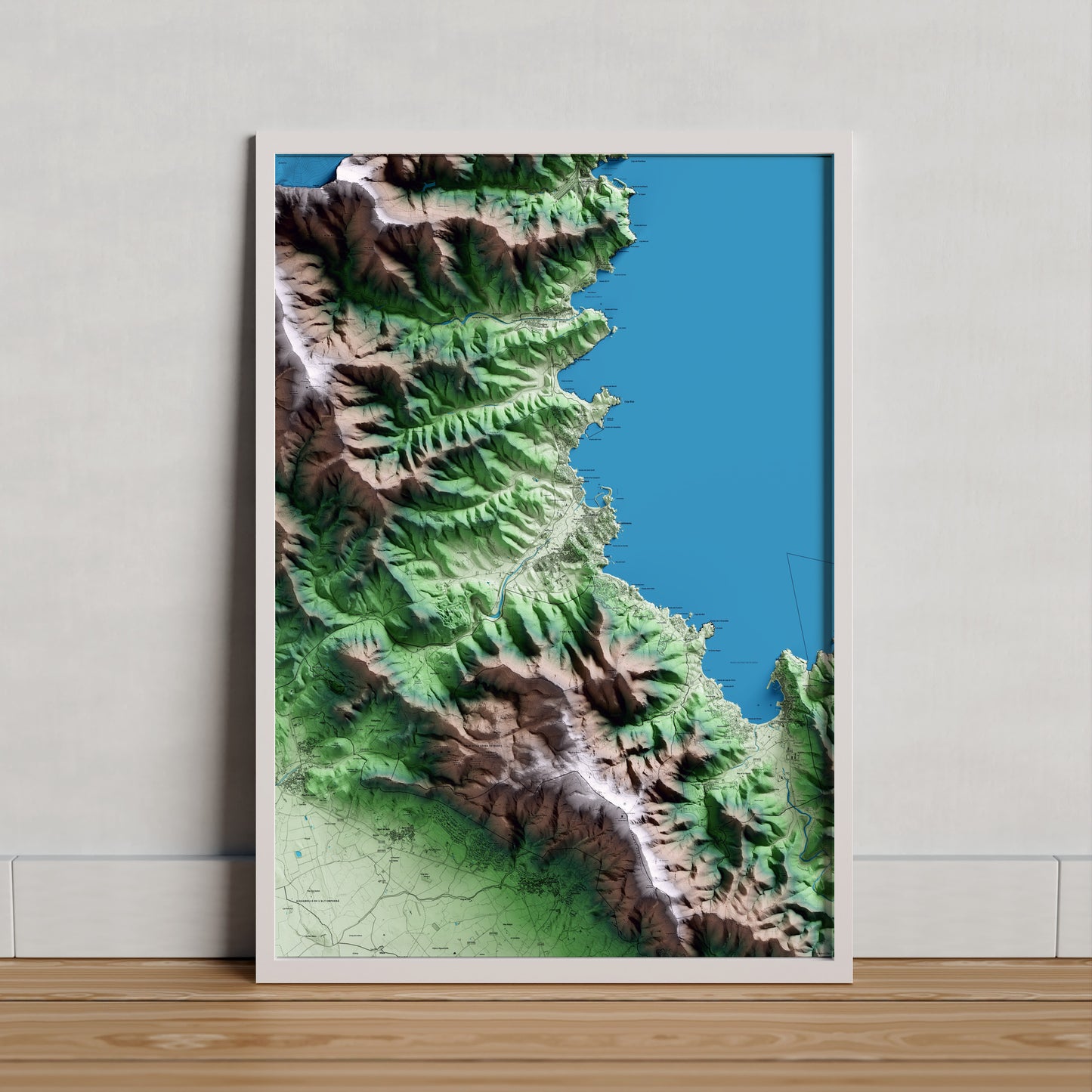 Mapa artístico del relieve de Llançà, al Alt Empordà, con 15 km de entorno y base topográfica ICGC. Presentación enmarcada.