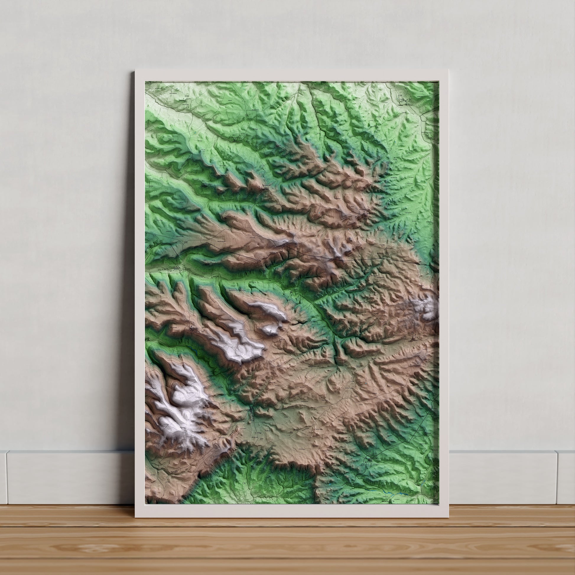 Mapa artístico del relieve de Llorac, a la Conca de Barberà, con 15 km de entorno y base topográfica ICGC. Presentación enmarcada.