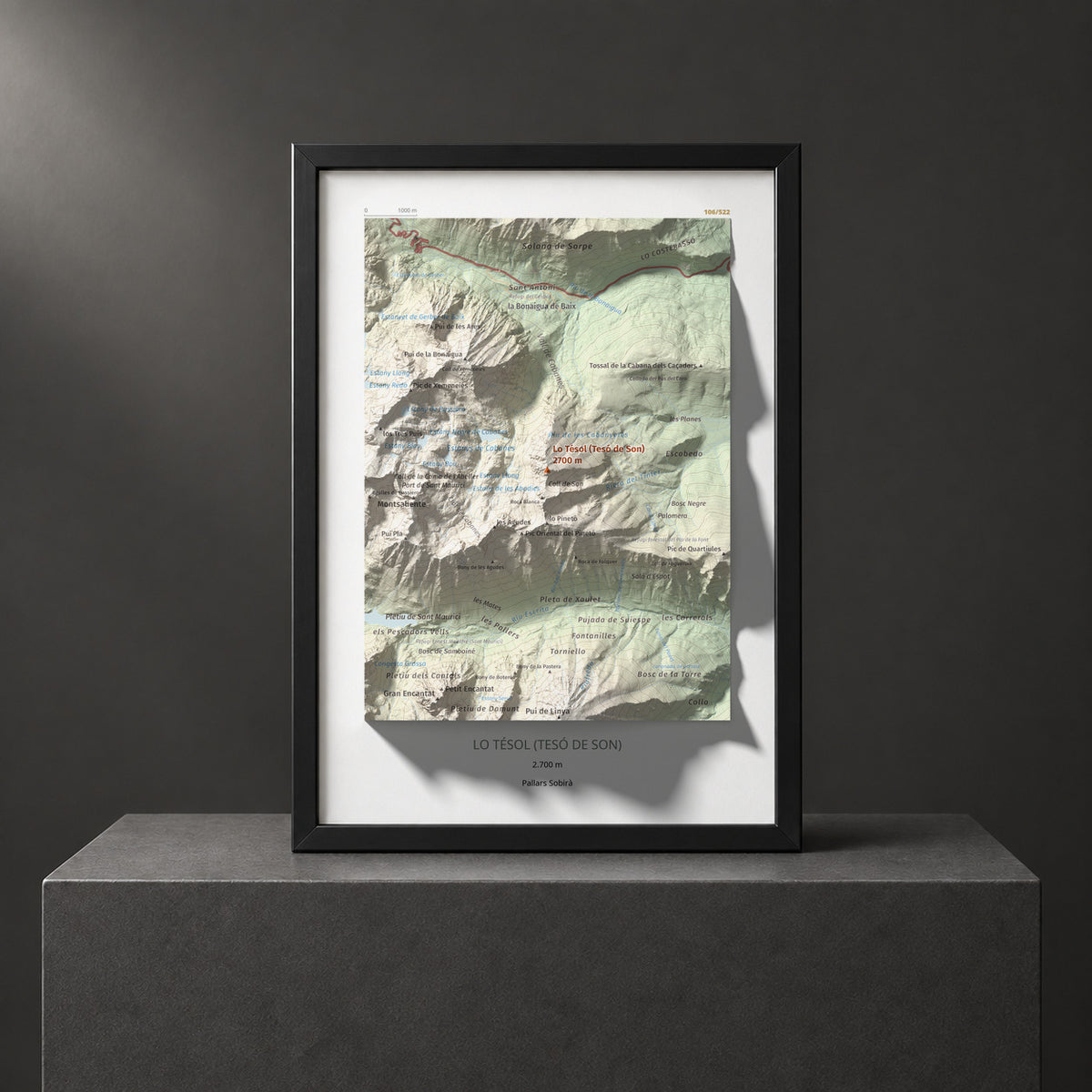 Mapa de relieve de Lo Tésol (Tesó de Son), 2700 m, Pallars Sobirà, lámina 100 Cims de Trobart. Presentación enmarcada. 21 × 30 cm.
