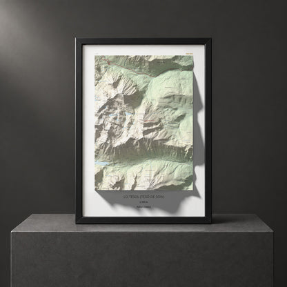 Mapa de relieve de Lo Tésol (Tesó de Son), 2700 m, Pallars Sobirà, lámina 100 Cims de Trobart. Presentación enmarcada. 50 × 70 cm.