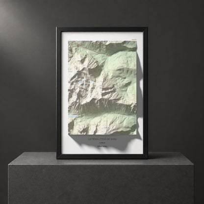 Mapa de relieve de Lo Tésol (Tesó de Son), 2700 m, Pallars Sobirà, lámina 100 Cims de Trobart. Presentación enmarcada. 61 × 91 cm.