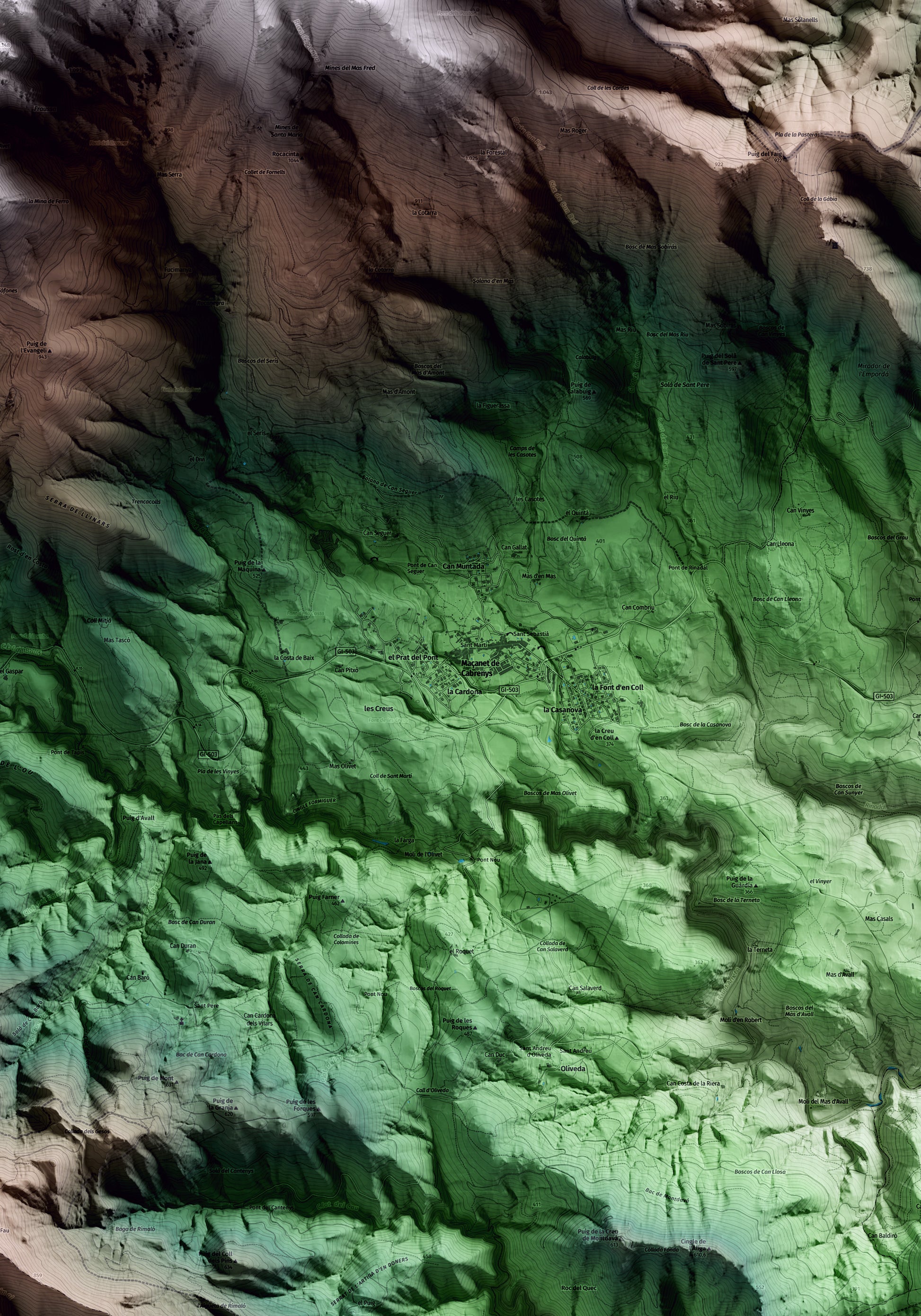 Mapa artístico del relieve de Maçanet de Cabrenys, al Alt Empordà, con 15 km de entorno y base topográfica ICGC. Detalle de la zona central.