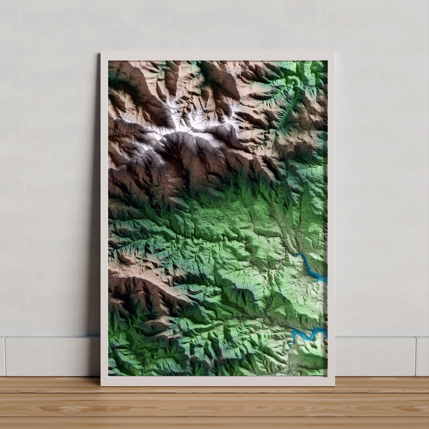 Mapa artístico del relieve de Maçanet de Cabrenys, al Alt Empordà, con 15 km de entorno y base topográfica ICGC. Presentación enmarcada.