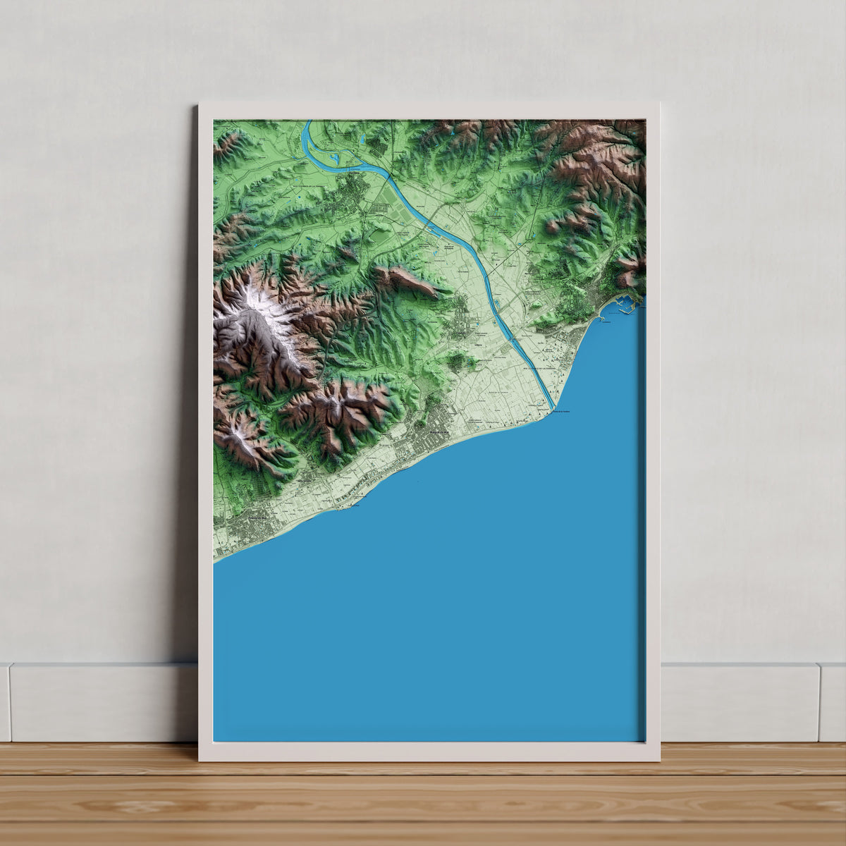 Mapa artístico del relieve de Malgrat de Mar, al Maresme, con 15 km de entorno y base topográfica ICGC. Presentación enmarcada.