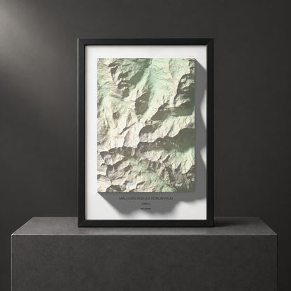 Mapa de relieve de Malh des Pois (la Forcanada), 2883 m, Val d'Aran, lámina 100 Cims de Trobart. Presentación enmarcada. 70 × 100 cm.