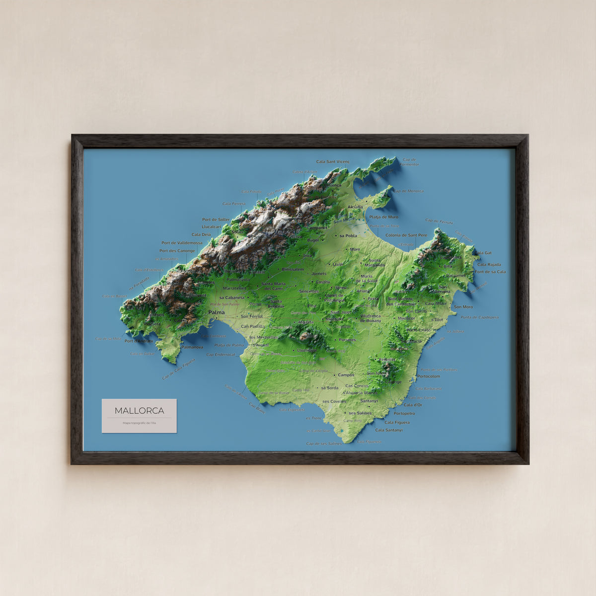 Mapa topogràfic de Mallorca, Clàssic, 21 × 30 cm: presentació en marc negre (marc no inclòs).