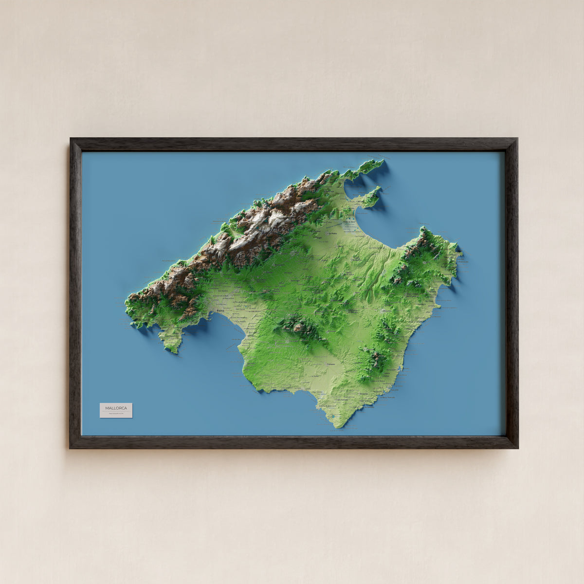 Mapa topogràfic de Mallorca, Clàssic, 61 × 91 cm: presentació en marc negre (marc no inclòs).