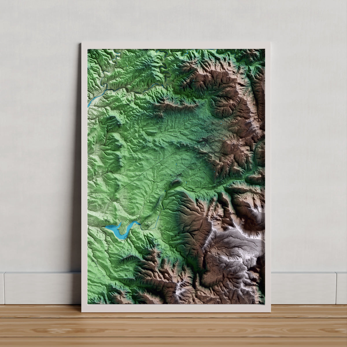 Mapa artístico del relieve de Marçà, al Priorat, con 15 km de entorno y base topográfica ICGC. Presentación enmarcada.