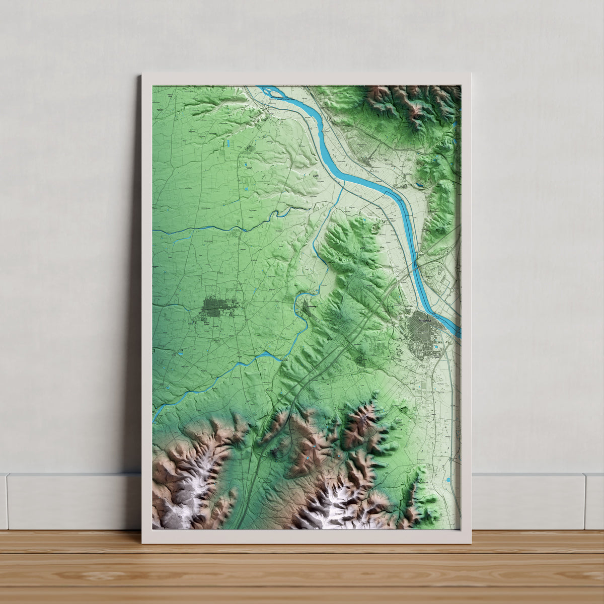 Mapa artístico del relieve de Masdenverge, al Montsià, con 15 km de entorno y base topográfica ICGC. Presentación enmarcada.