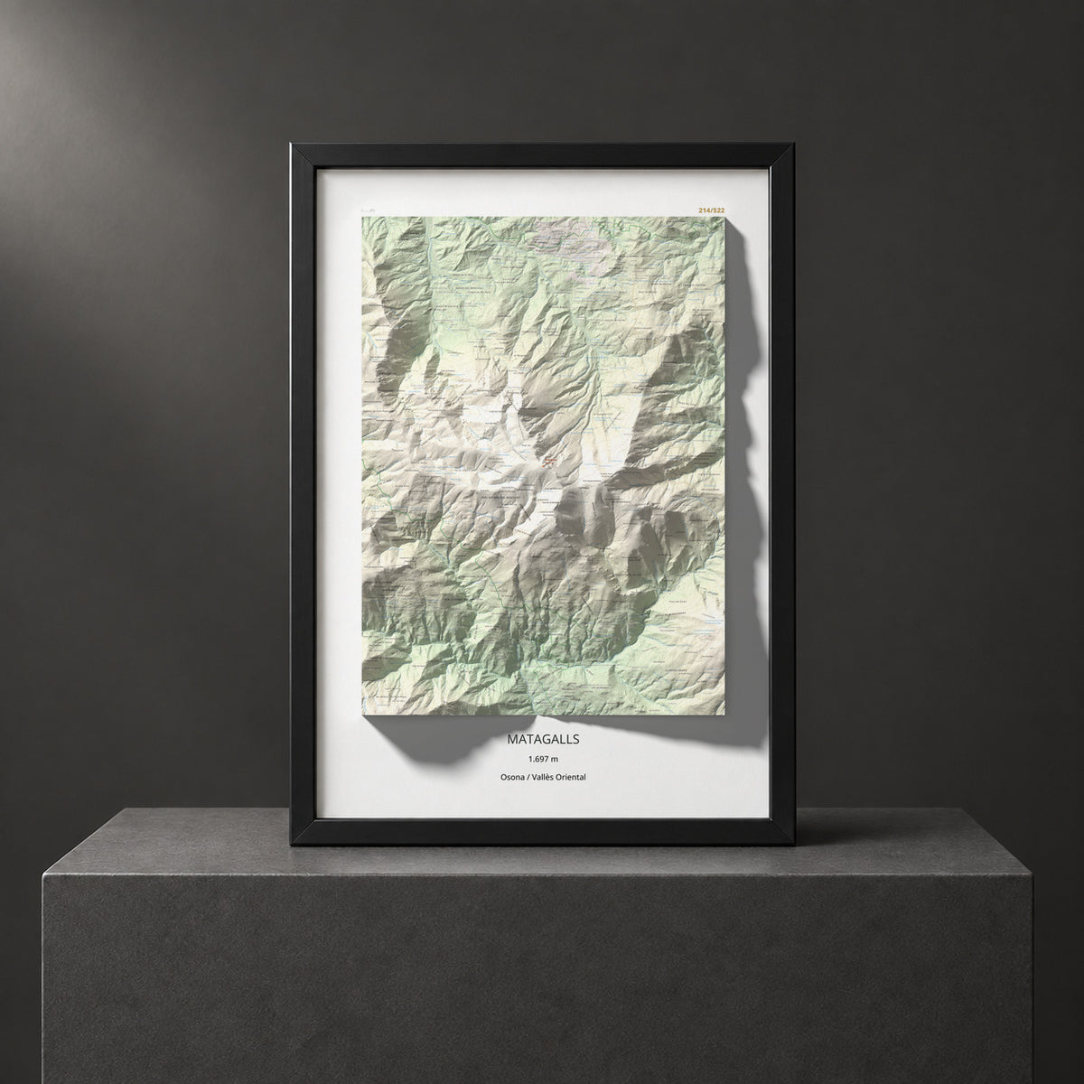 Mapa de relieve de Matagalls, 1697 m, Osona · Vallès Oriental, lámina 100 Cims de Trobart. Presentación enmarcada. 70 × 100 cm.