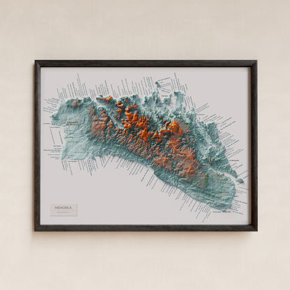 Edició octubre 2026 · Mapa topogràfic de Menorca, Blau i taronja, 30 × 40 cm: presentació en marc negre (marc no inclòs).