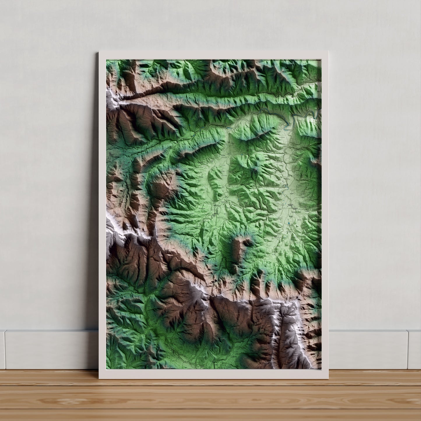 Mapa artístico del relieve de Mieres, a la Garrotxa, con 15 km de entorno y base topográfica ICGC. Presentación enmarcada.