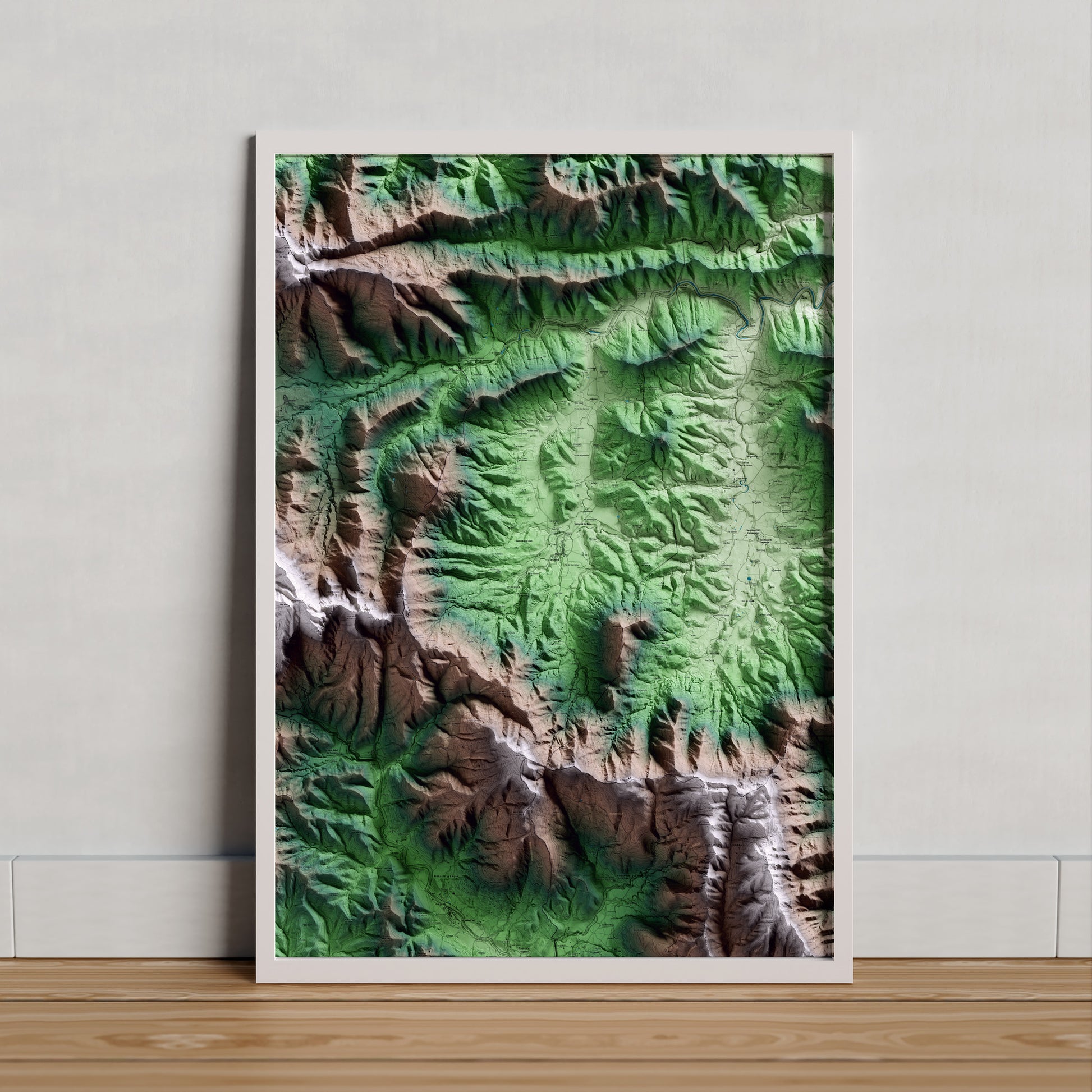 Mapa artístico del relieve de Mieres, a la Garrotxa, con 15 km de entorno y base topográfica ICGC. Presentación enmarcada.