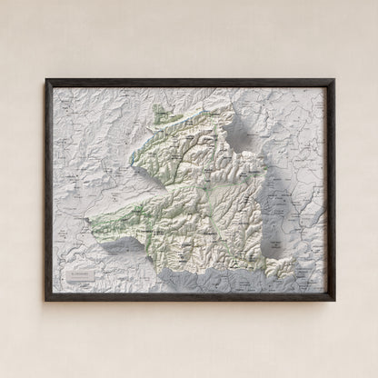 Mapa de relleu del Moianès, amb el territori en color i l’entorn en blanc. Presentació amb marc. 30 × 40 cm. Estil Cartogràfic.