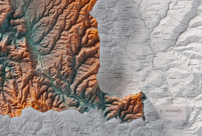 Mapa de relleu del Moianès, amb el territori en color i l’entorn en blanc. Detall de la part inferior dreta. 61 × 91 cm. Estil Blau i taronja.
