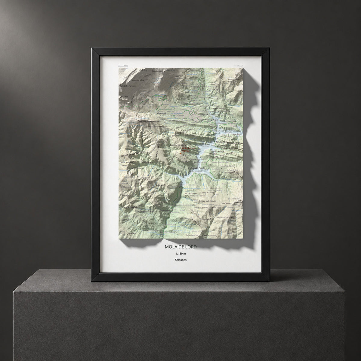 Mapa de relieve de Mola de Lord, 1189 m, Solsonès, lámina 100 Cims de Trobart. Presentación enmarcada. 30 × 40 cm.
