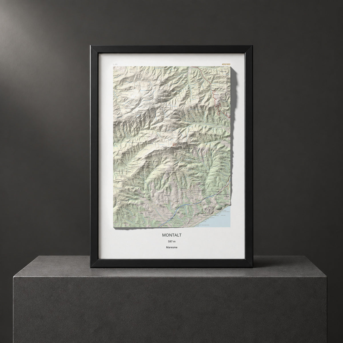 Mapa de relieve de Montalt, 597 m, Maresme, lámina 100 Cims de Trobart. Presentación enmarcada. 50 × 70 cm.