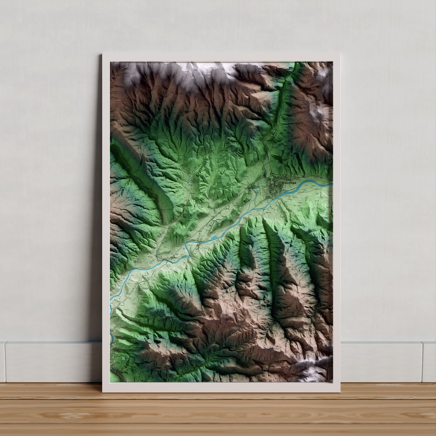 Mapa artístico del relieve de Montferrer i Castellbò, al Alt Urgell, con 15 km de entorno y base topográfica ICGC. Presentación enmarcada.