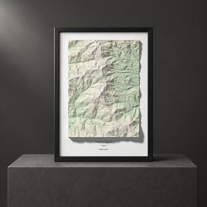 Mapa de relieve de Montllobar, 1104 m, Pallars Jussà, lámina 100 Cims de Trobart. Presentación enmarcada. 50 × 70 cm.