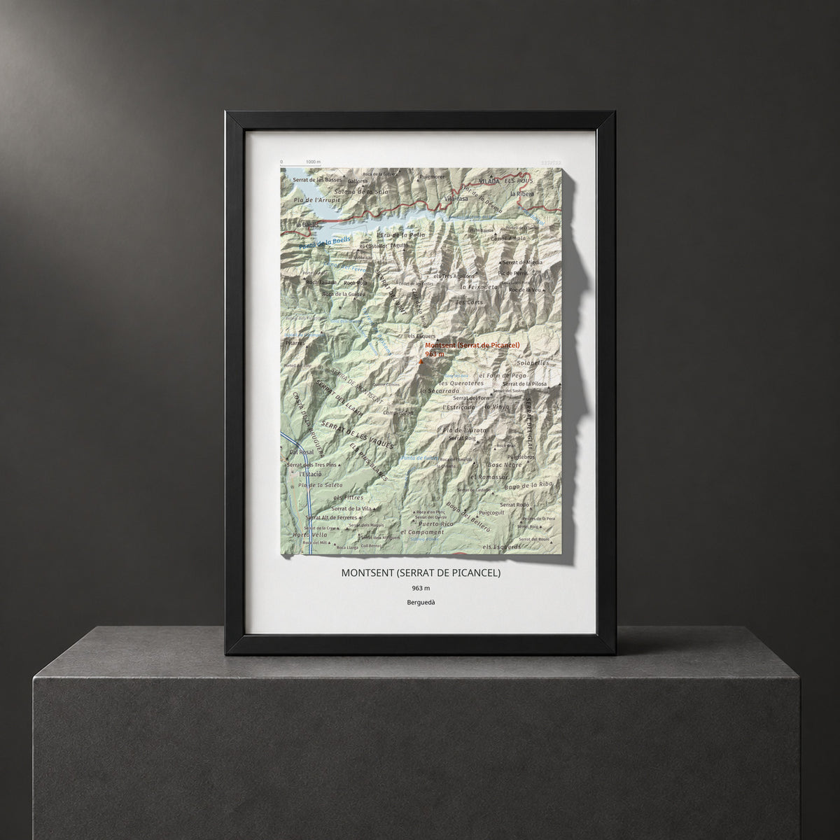 Mapa de relieve de Montsent (Serrat de Picancel), 963 m, Berguedà, lámina 100 Cims de Trobart. Presentación enmarcada. 21 × 30 cm.