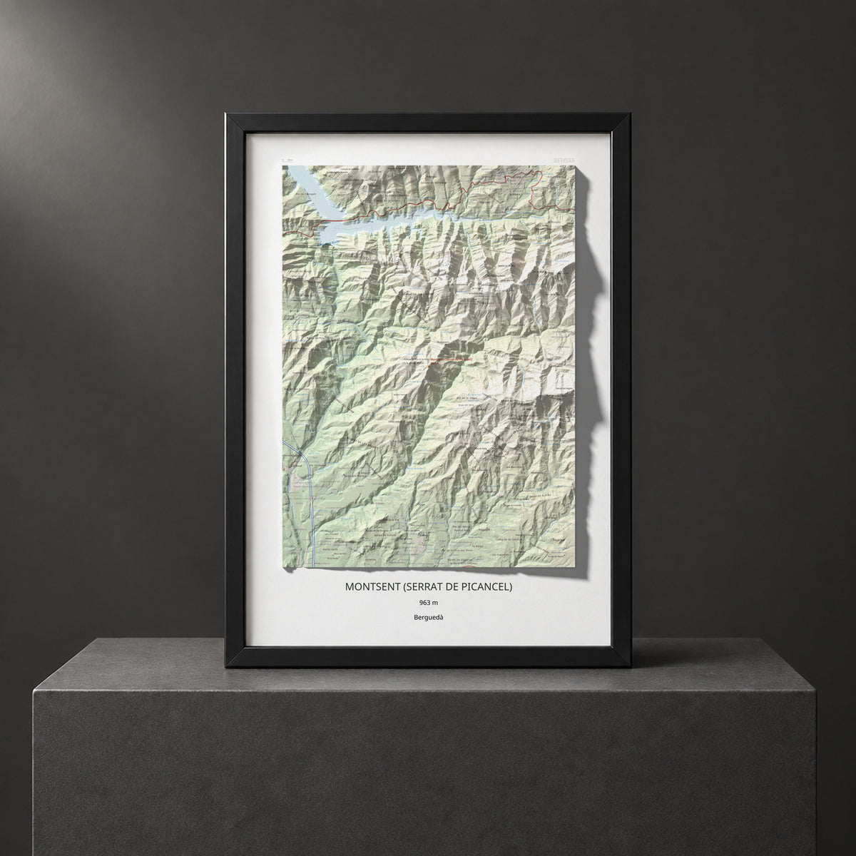 Mapa de relieve de Montsent (Serrat de Picancel), 963 m, Berguedà, lámina 100 Cims de Trobart. Presentación enmarcada. 50 × 70 cm.