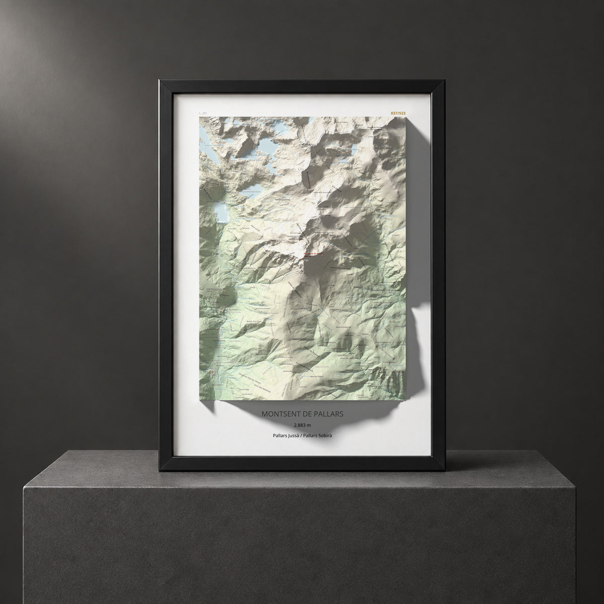 Mapa de relieve de Montsent de Pallars, 2883 m, Pallars Jussà · Pallars Sobirà, lámina 100 Cims de Trobart. Presentación enmarcada. 50 × 70 cm.