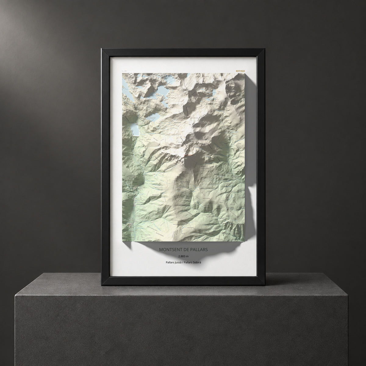 Mapa de relieve de Montsent de Pallars, 2883 m, Pallars Jussà · Pallars Sobirà, lámina 100 Cims de Trobart. Presentación enmarcada. 61 × 91 cm.