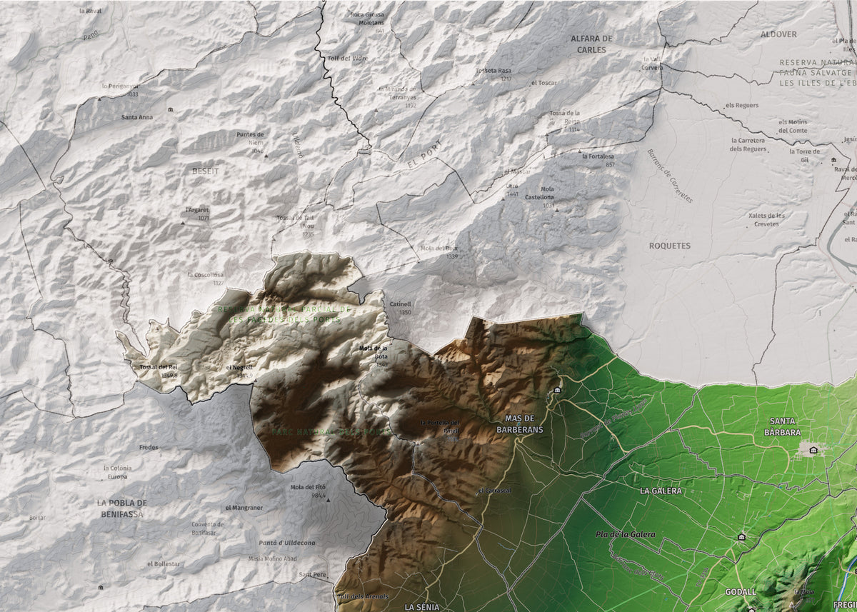 Mapa de relieve del Montsià, con el territorio en color y el entorno en blanco. Detalle de la zona superior izquierda. 50 × 70 cm. Estilo Clásico.