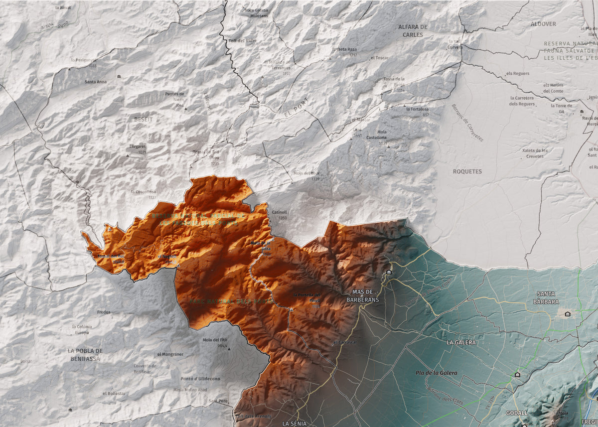 Mapa de relieve del Montsià, con el territorio en color y el entorno en blanco. Detalle de la zona superior izquierda. 50 × 70 cm. Estilo Azul y naranja.