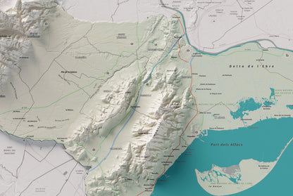Mapa de relieve del Montsià, con el territorio en color y el entorno en blanco. Detalle de la zona central. 61 × 91 cm. Estilo Cartográfico.