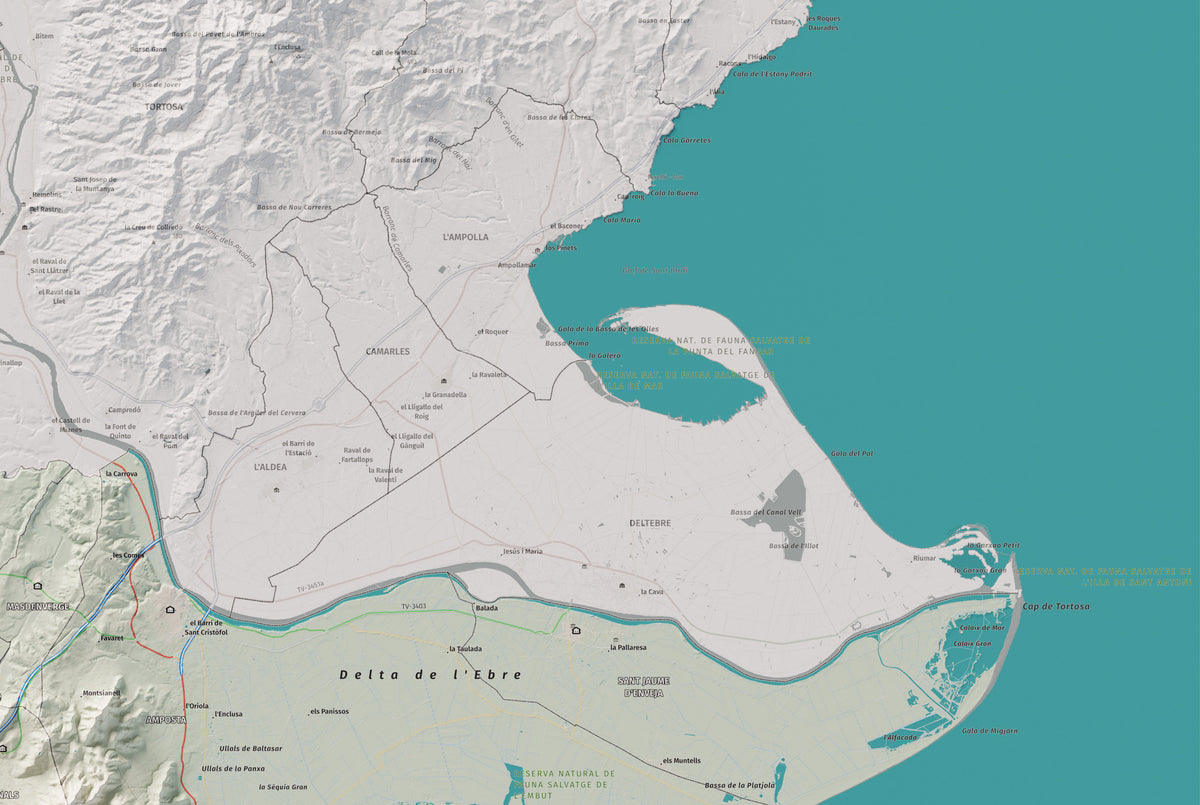 Mapa de relieve del Montsià, con el territorio en color y el entorno en blanco. Detalle de la zona superior derecha. 61 × 91 cm. Estilo Cartográfico.