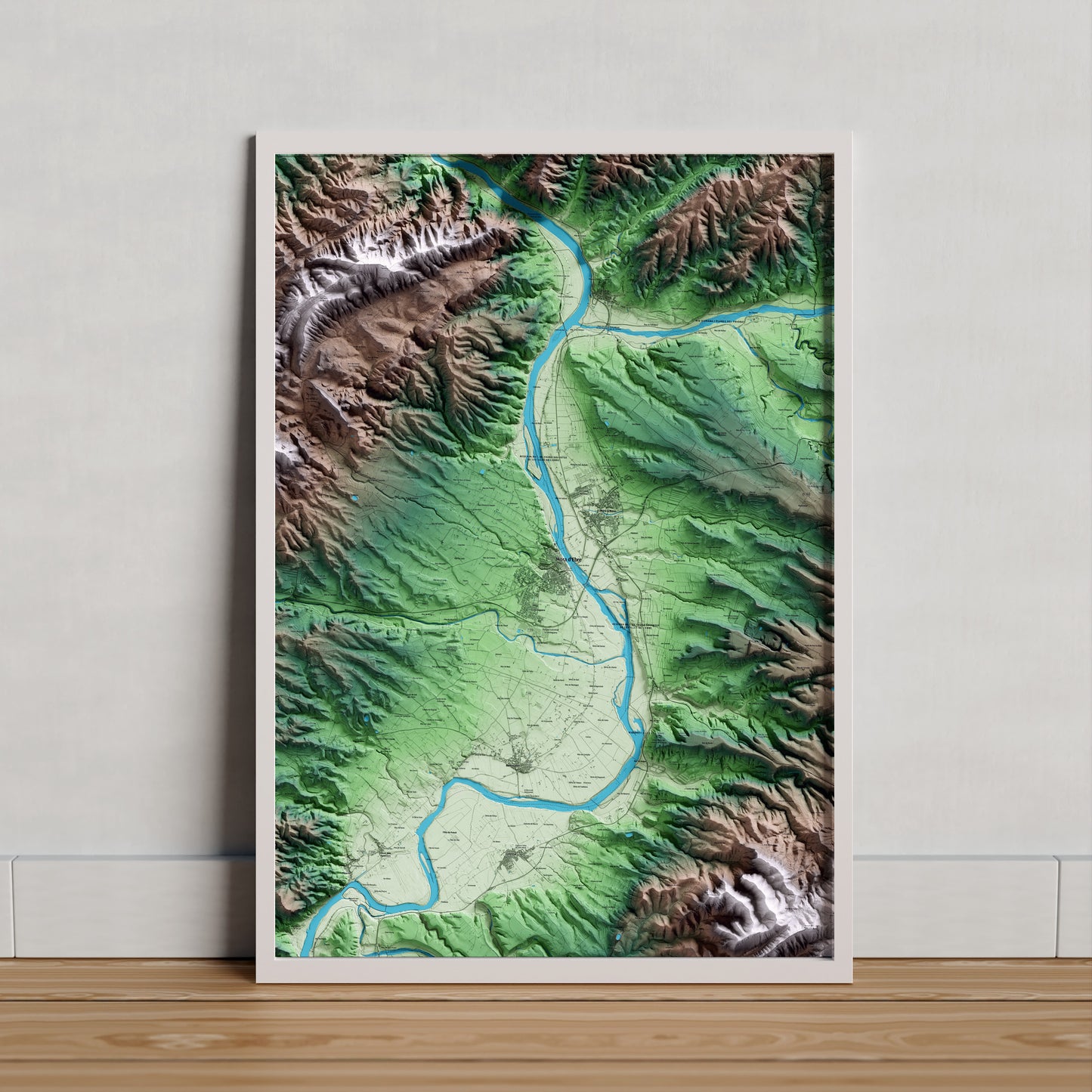 Mapa artístico del relieve de Móra d'Ebre, a la Ribera de Ebro, con 15 km de entorno y base topográfica ICGC. Presentación enmarcada.