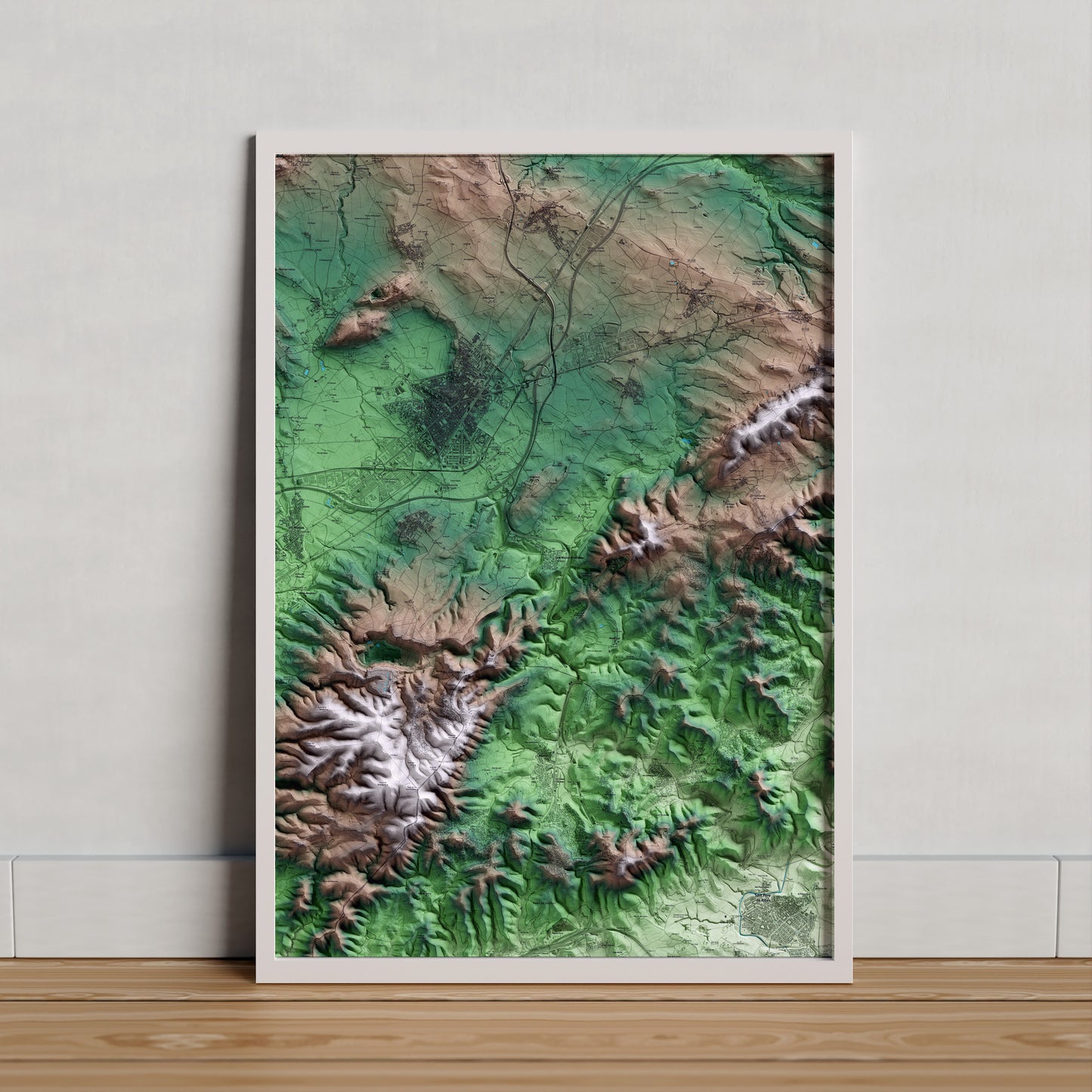 Mapa artístico del relieve de Olèrdola, al Alt Penedès, con 15 km de entorno y base topográfica ICGC. Presentación enmarcada.