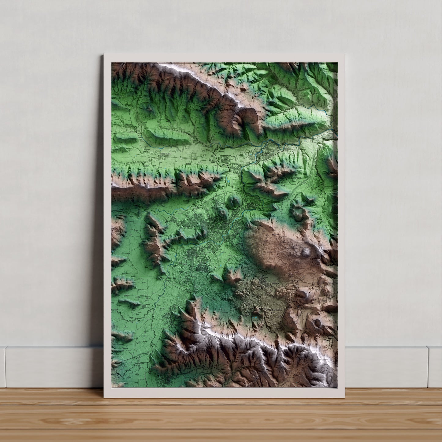 Mapa artístico del relieve de Olot, a la Garrotxa, con 15 km de entorno y base topográfica ICGC. Presentación enmarcada.