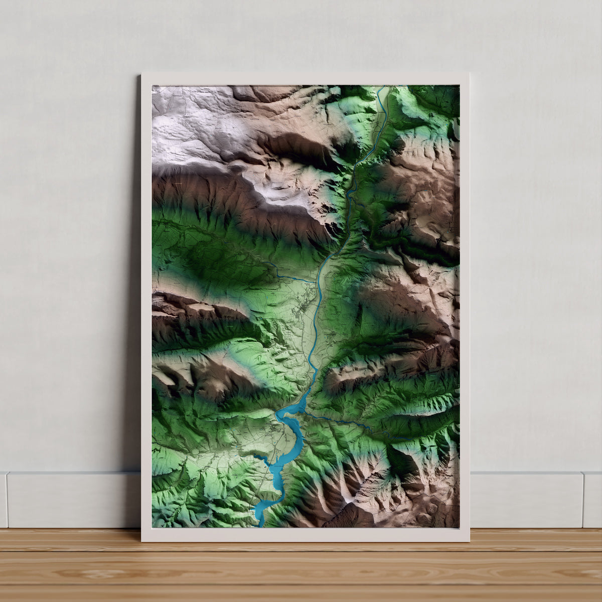 Mapa artístico del relieve de Organyà, al Alt Urgell, con 15 km de entorno y base topográfica ICGC. Presentación enmarcada.