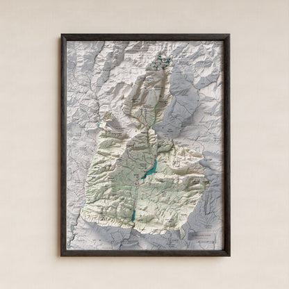 Mapa de relleu del Pallars Jussà, amb el territori en color i l’entorn en blanc. Presentació amb marc. 30 × 40 cm. Estil Cartogràfic.