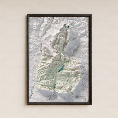 Mapa de relleu del Pallars Jussà, amb el territori en color i l’entorn en blanc. Presentació amb marc. 70 × 100 cm. Estil Cartogràfic.