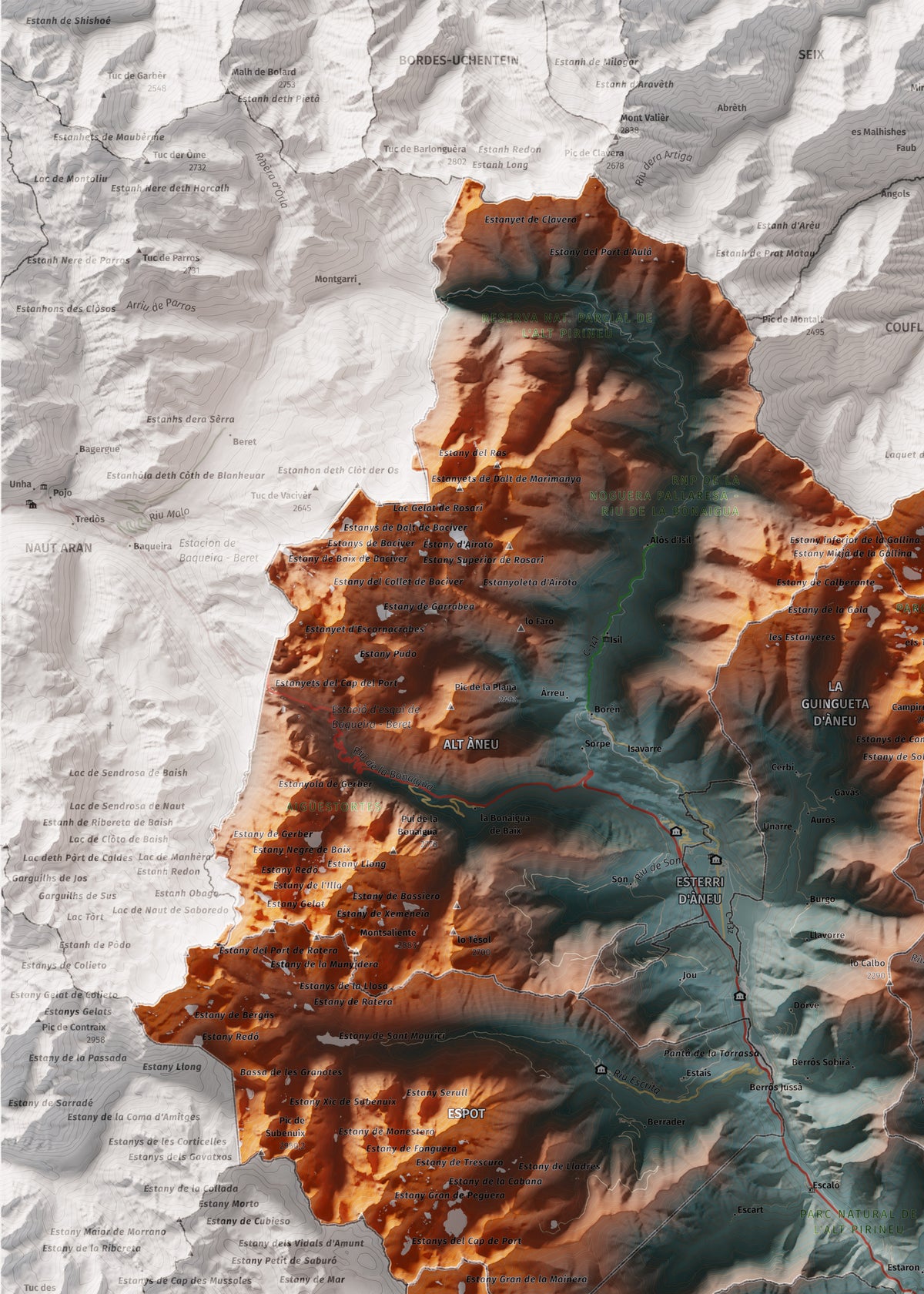 Mapa de relleu del Pallars Sobirà, amb el territori en color i l’entorn en blanc. Detall de la part superior esquerra. 50 × 70 cm. Estil Blau i taronja.