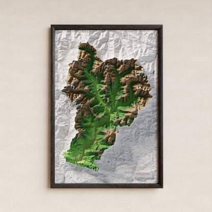 Mapa de relleu del Pallars Sobirà, amb el territori en color i l’entorn en blanc. Presentació amb marc. 61 × 91 cm. Estil Clàssic.