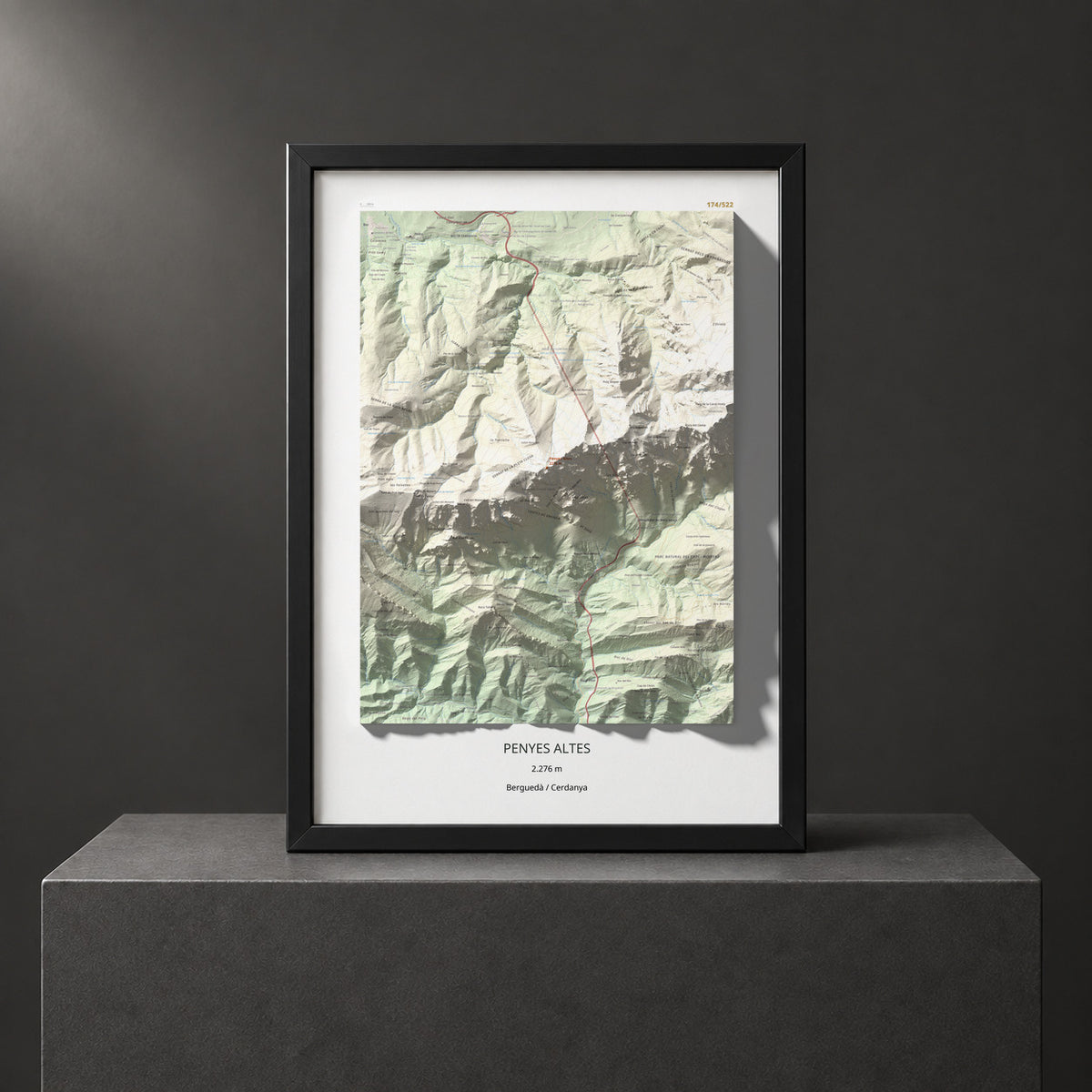 Mapa de relieve de Penyes Altes, 2276 m, Berguedà · Cerdanya, lámina 100 Cims de Trobart. Presentación enmarcada. 50 × 70 cm.